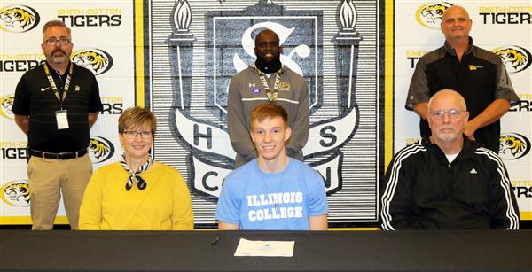 S-C senior basketball player Matt Thompson accepted a scholarship to play at Illinois College
