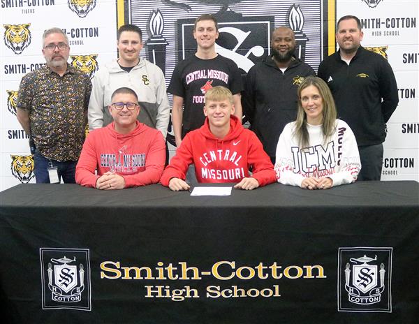  Beau Gray signing ceremony